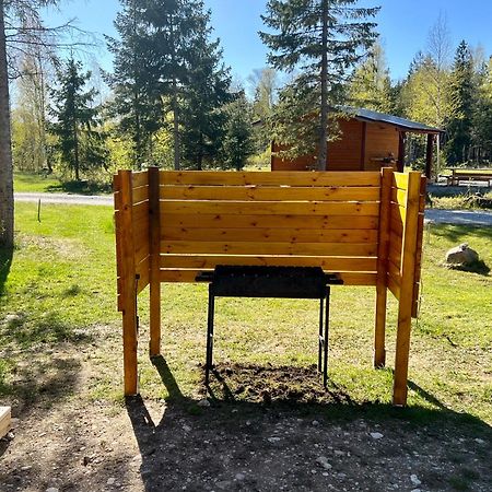 Marika Puhkekuela - Metsanurga Oeoemaja "Shared Bathroom" Nova Exteriér fotografie