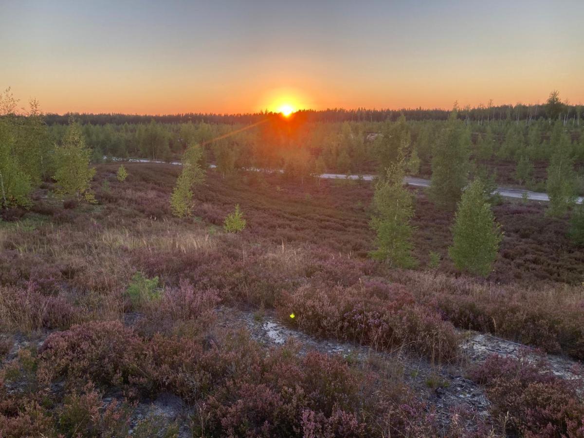 Marika Puhkekuela - Metsanurga Oeoemaja "Shared Bathroom" Nova Exteriér fotografie