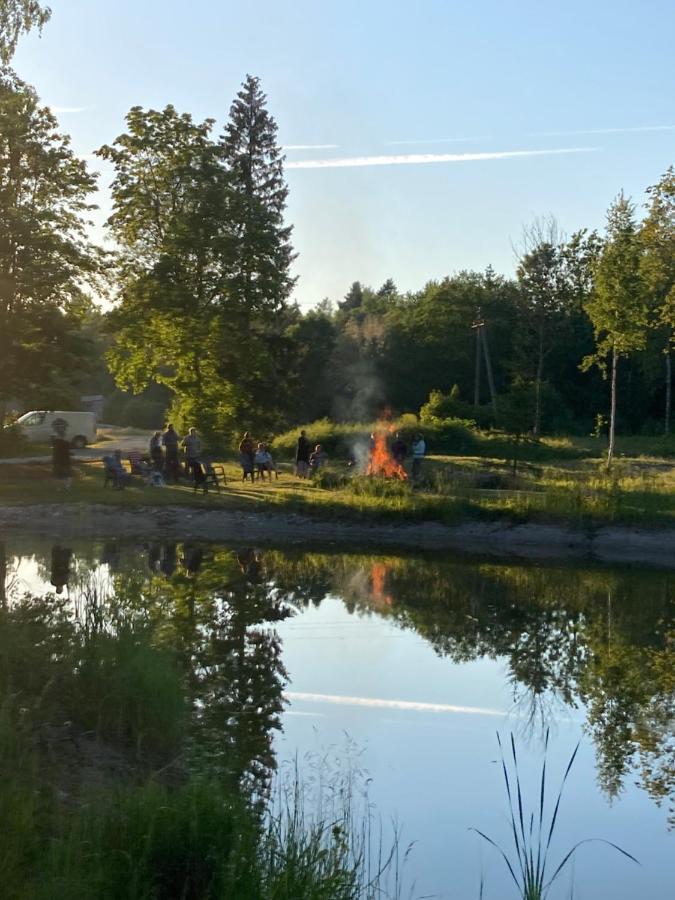 Marika Puhkekuela - Metsanurga Oeoemaja "Shared Bathroom" Nova Exteriér fotografie