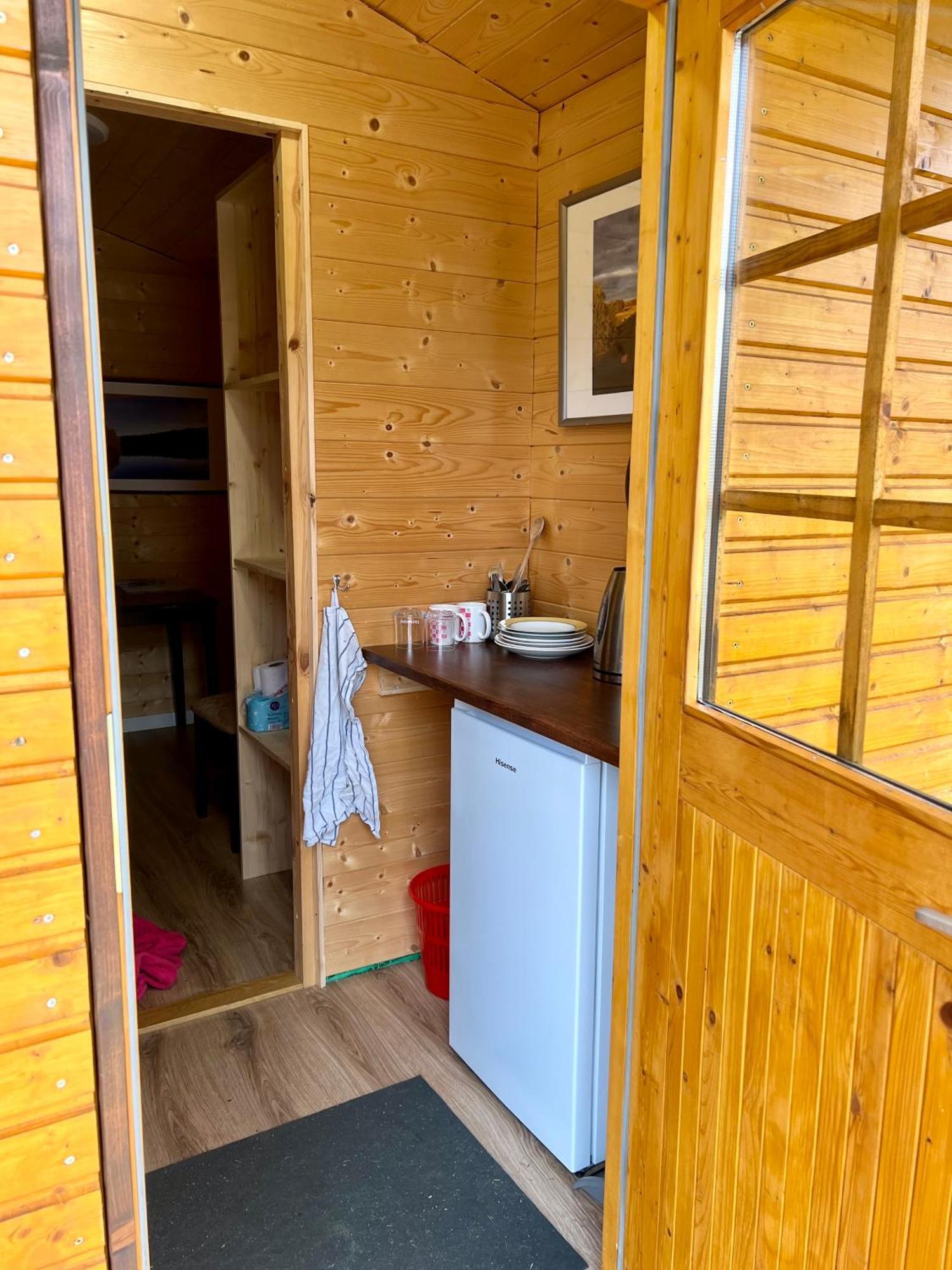 Marika Puhkekuela - Metsanurga Oeoemaja "Shared Bathroom" Nova Exteriér fotografie
