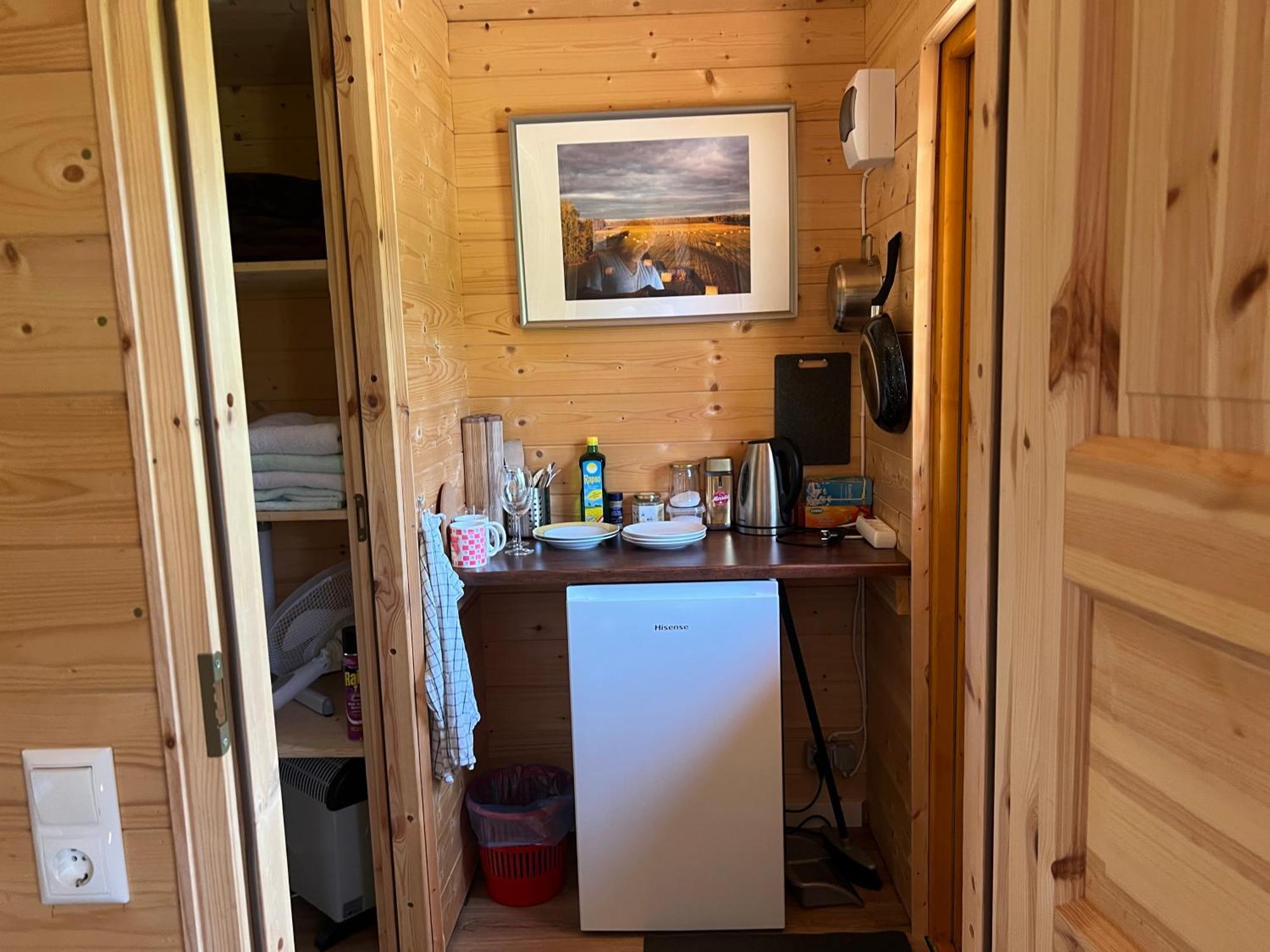 Marika Puhkekuela - Metsanurga Oeoemaja "Shared Bathroom" Nova Exteriér fotografie
