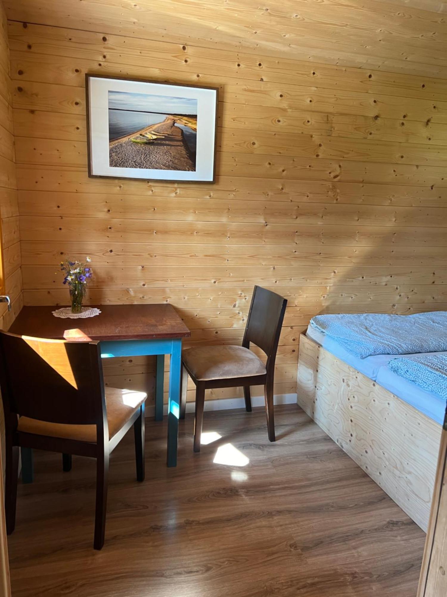 Marika Puhkekuela - Metsanurga Oeoemaja "Shared Bathroom" Nova Exteriér fotografie