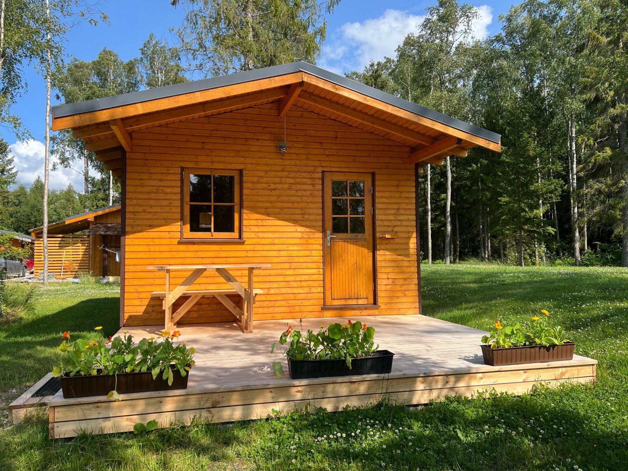 Marika Puhkekuela - Metsanurga Oeoemaja "Shared Bathroom" Nova Exteriér fotografie